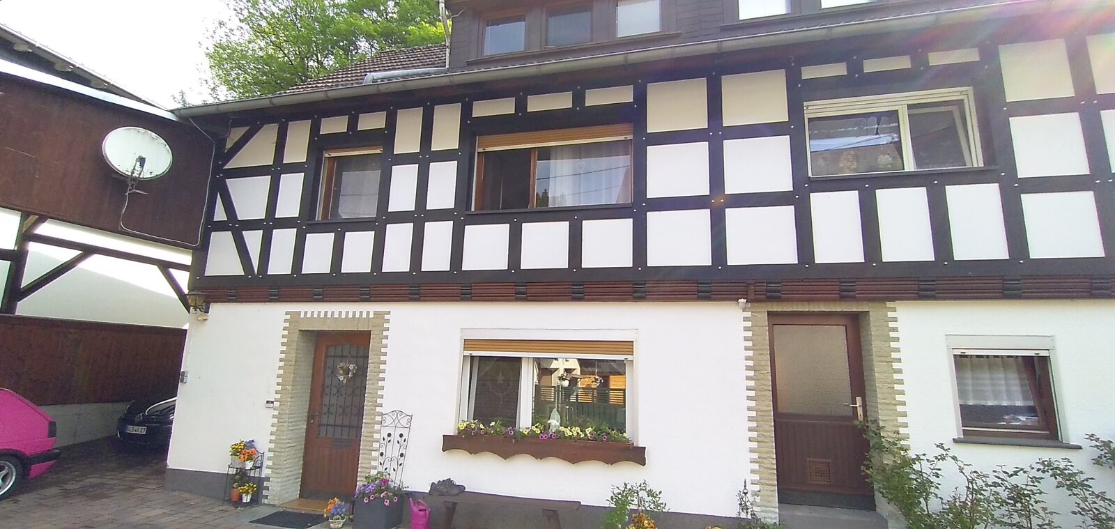 Sofort frei - Zweifamilienhaus in ruhiger Wohnlage von Bad Berleburg-Elsoff