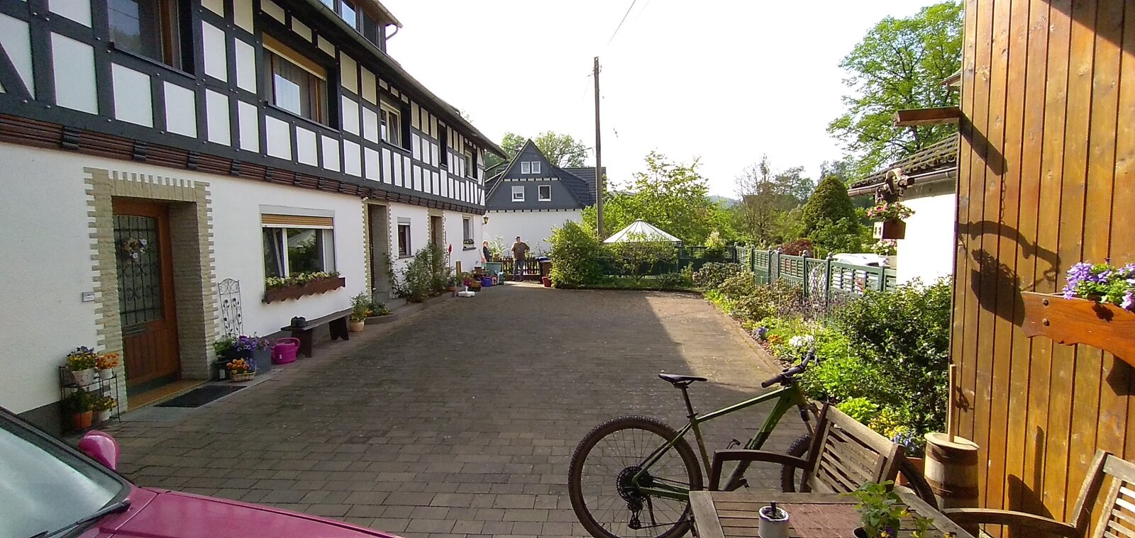 Sofort frei - Zweifamilienhaus in ruhiger Wohnlage von Bad Berleburg-Elsoff