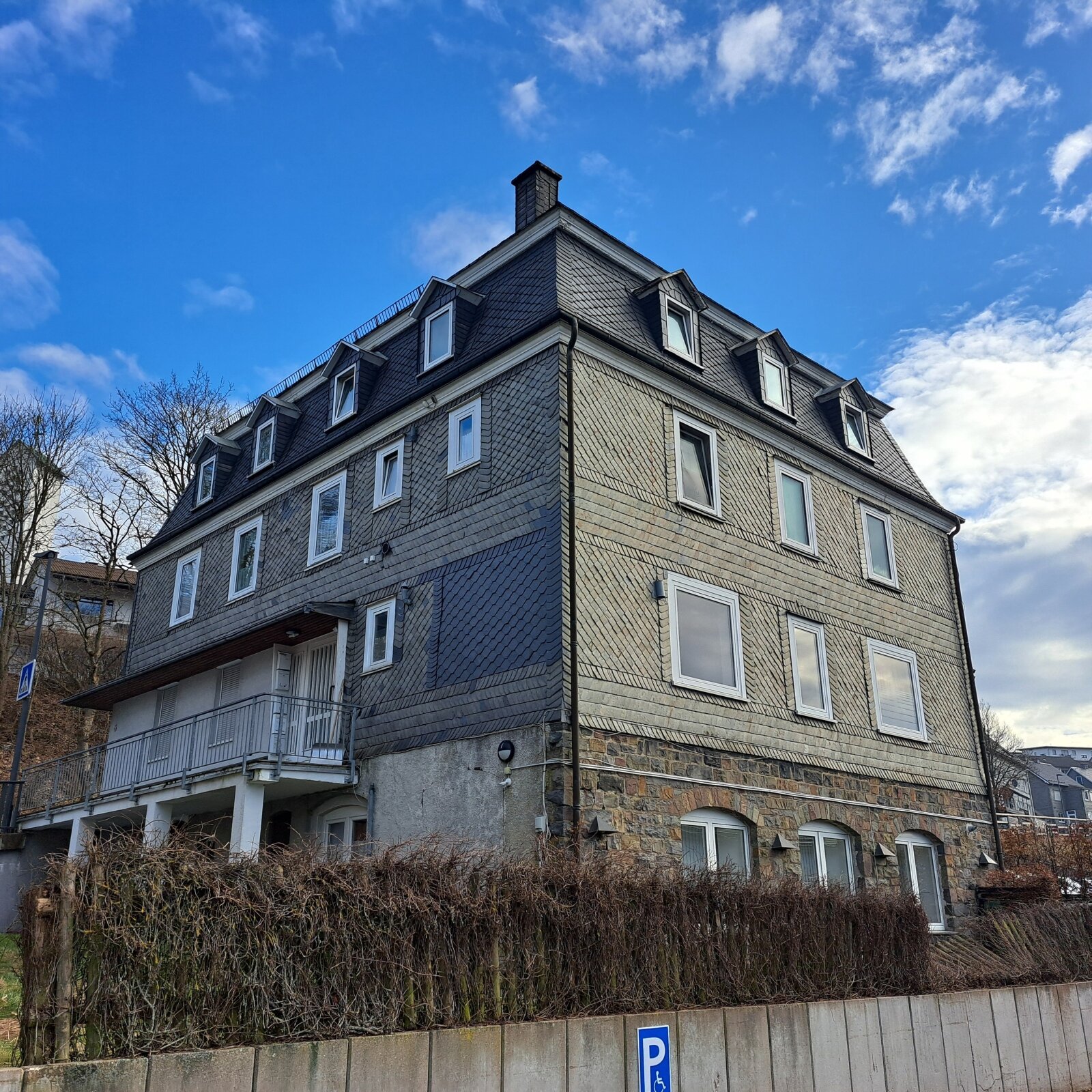 +++ Kapitalanleger aufgepasst +++ Mehrfamilienhaus mit sechs Wohneinheiten in zentraler Lage von Erndtebrück