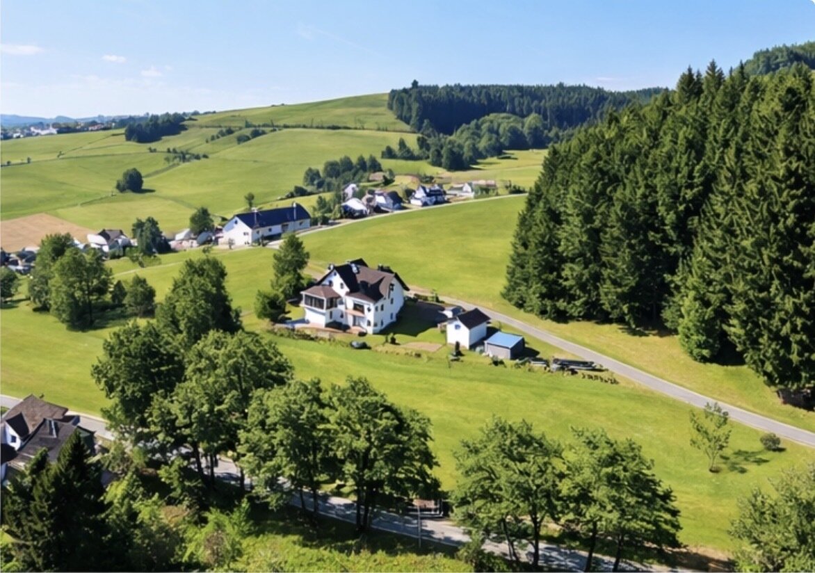 Traumhaftes modernes Ferienhaus in herrlicher Lage mit Blick ins Grüne