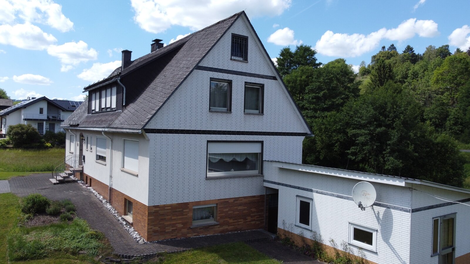 Ein Haus, viele Perspektiven – Ein-/Zweifamilienhaus in ruhiger Wohnlage von Bad Laasphe-Feudingen