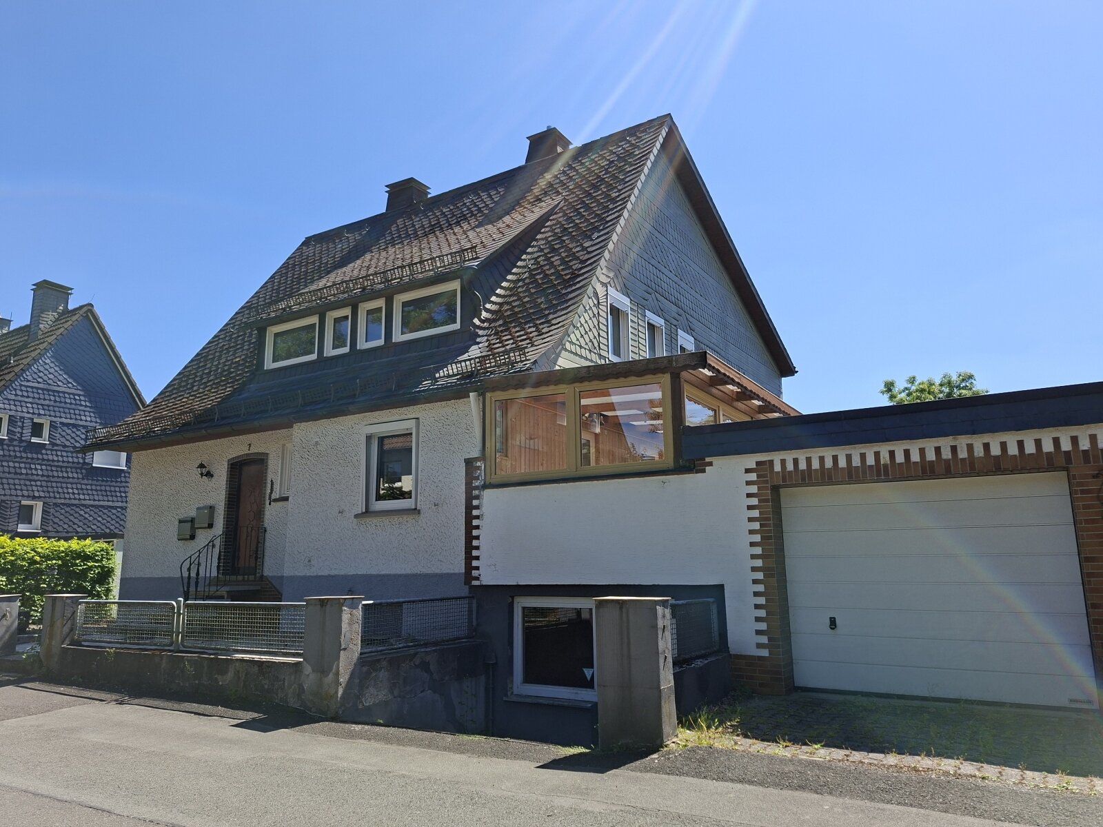 Ihr neues Zuhause: Wohnglück garantiert – gemütliches Ein-/Zweifamilienhaus mit viel Charme in Bad Berleburg-Berghausen