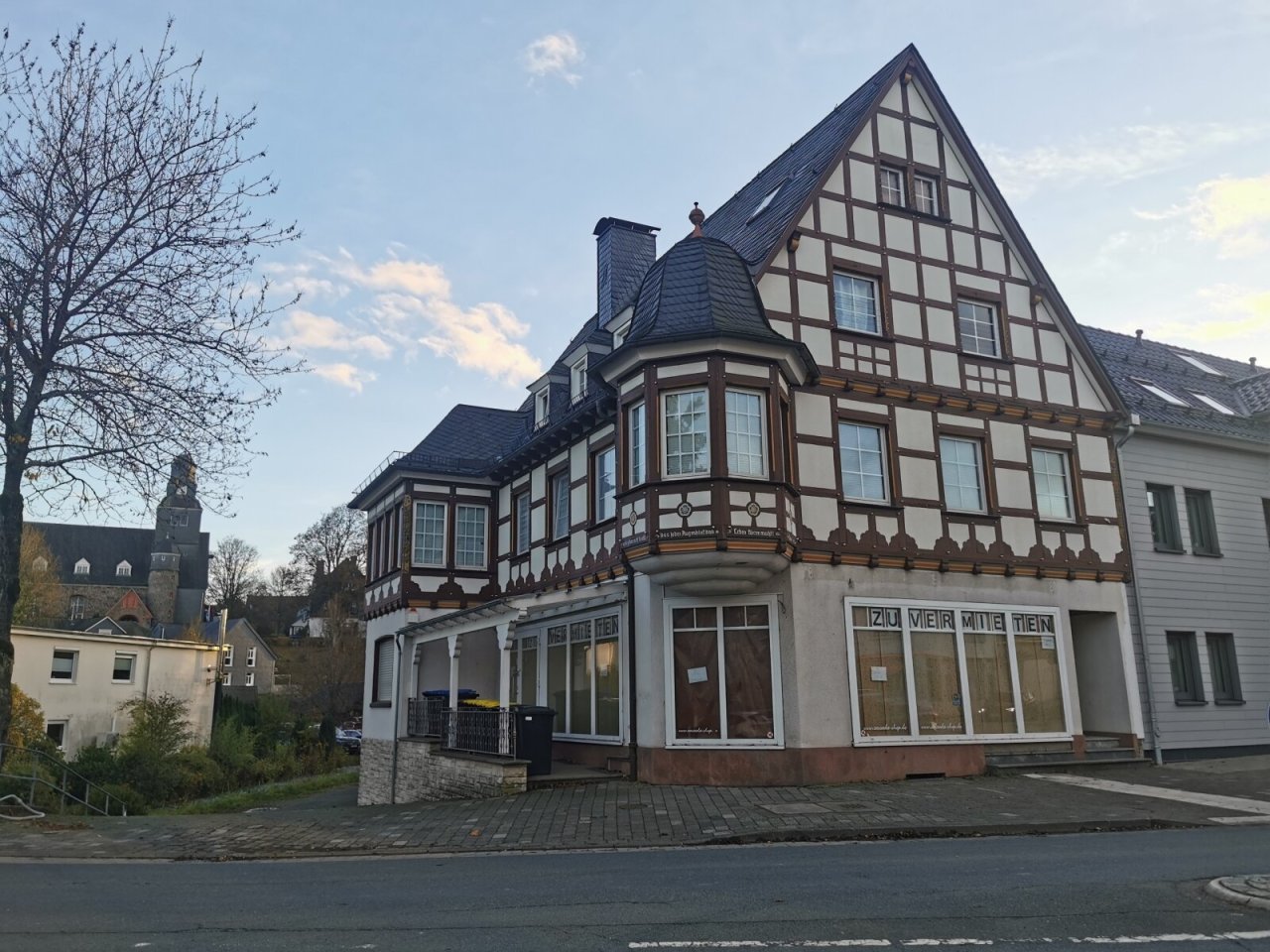 Straßenansicht